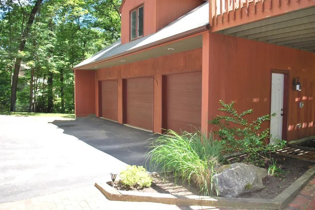 43 Camelot Drive Bedford NH 03110