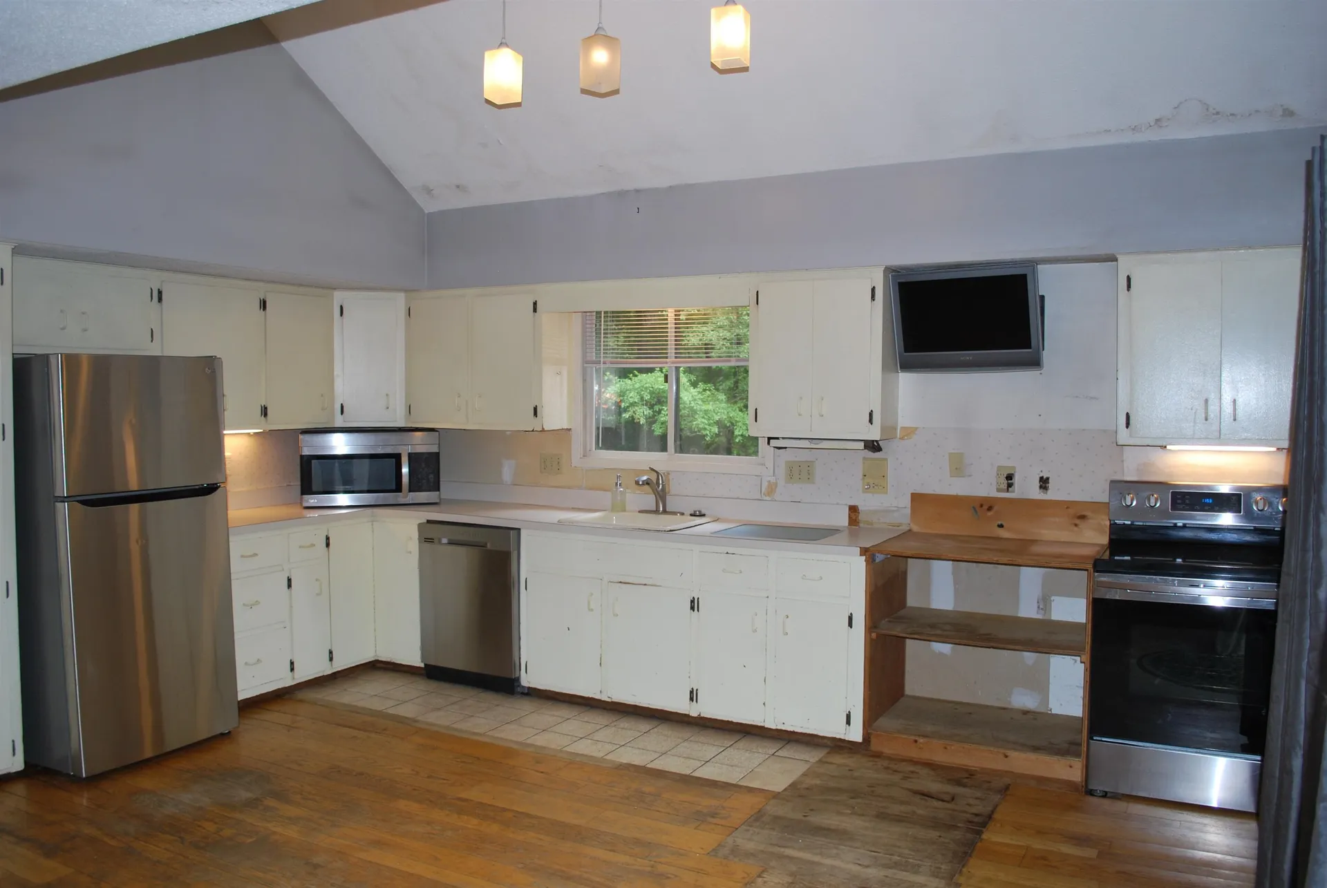 43 Camelot Drive Bedford NH 03110