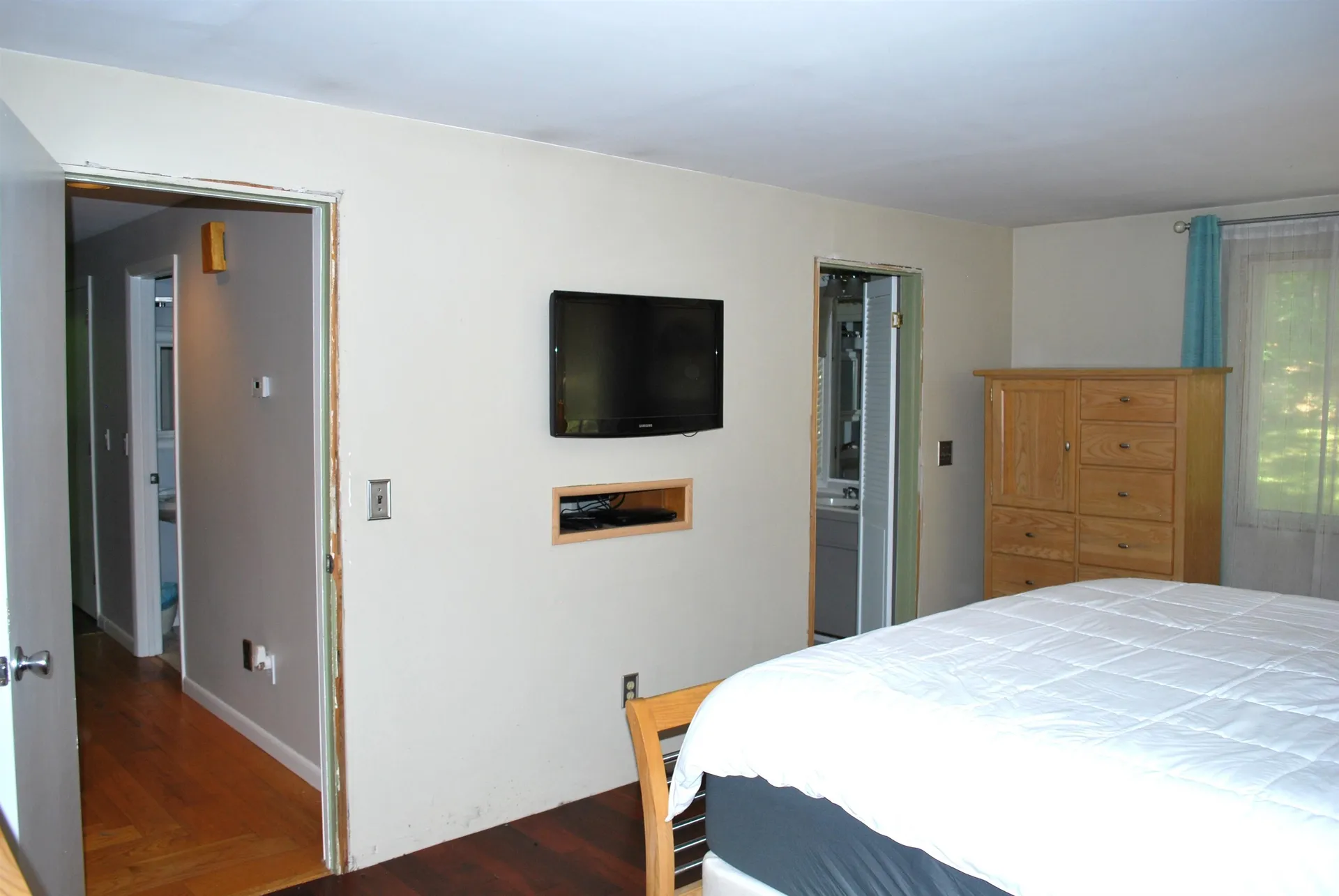 43 Camelot Drive Bedford NH 03110