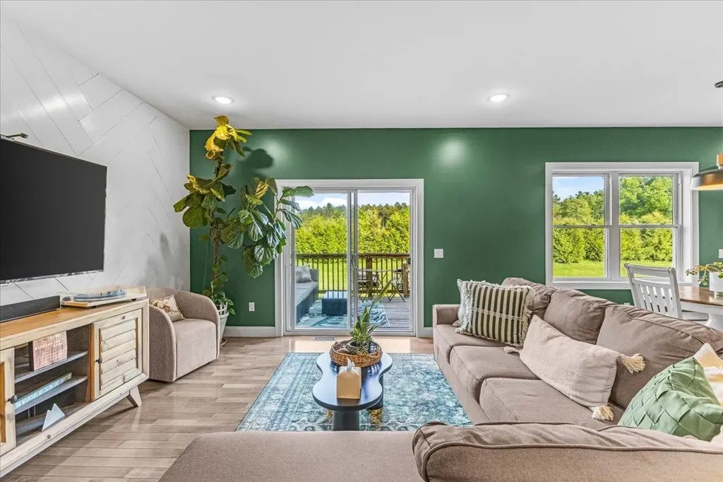 38 Chase Court Essex VT 05452