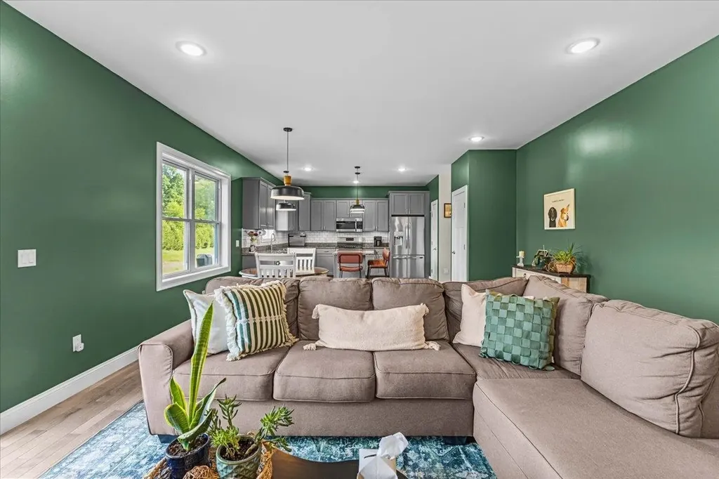 38 Chase Court Essex VT 05452