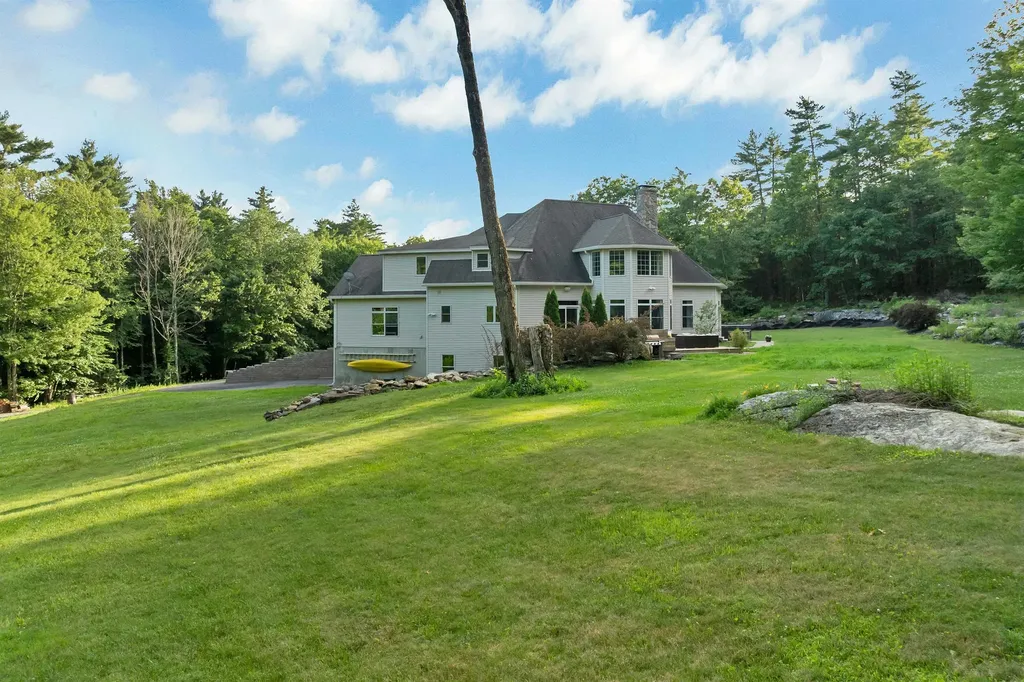 21 Goffstown Back Road Goffstown NH 03045-2601