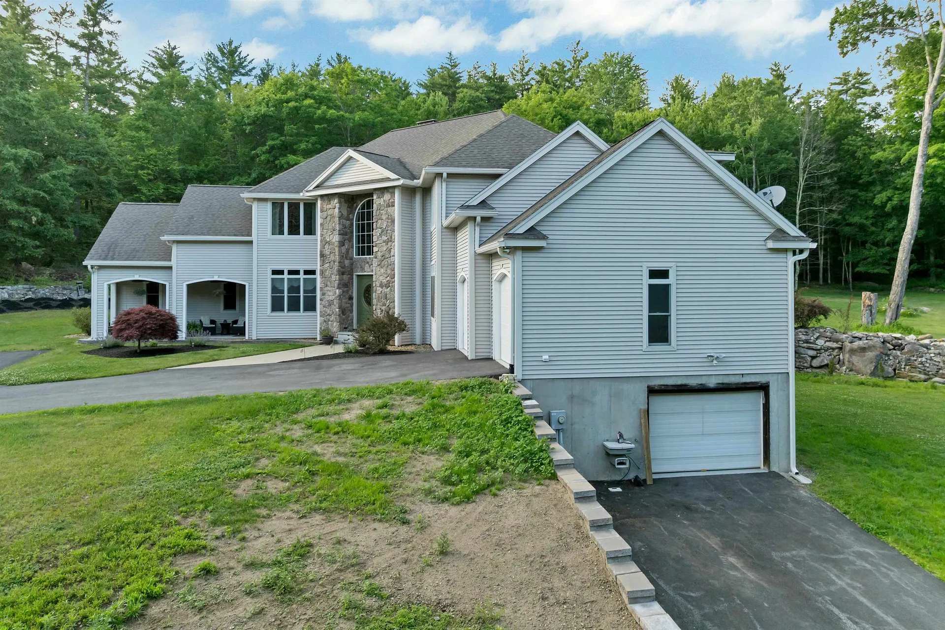 21 Goffstown Back Road Goffstown NH 03045-2601