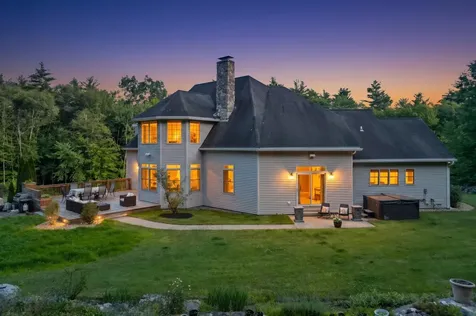 21 Goffstown Back Road Goffstown NH 03045-2601