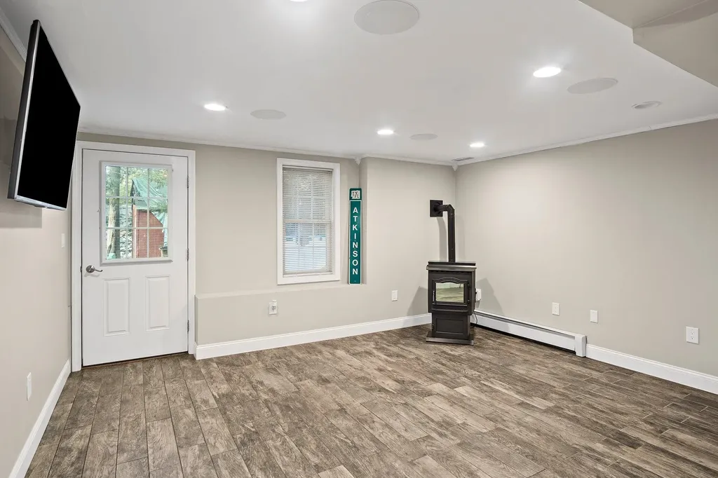 2 Hemlock Shore Drive Atkinson NH 03811