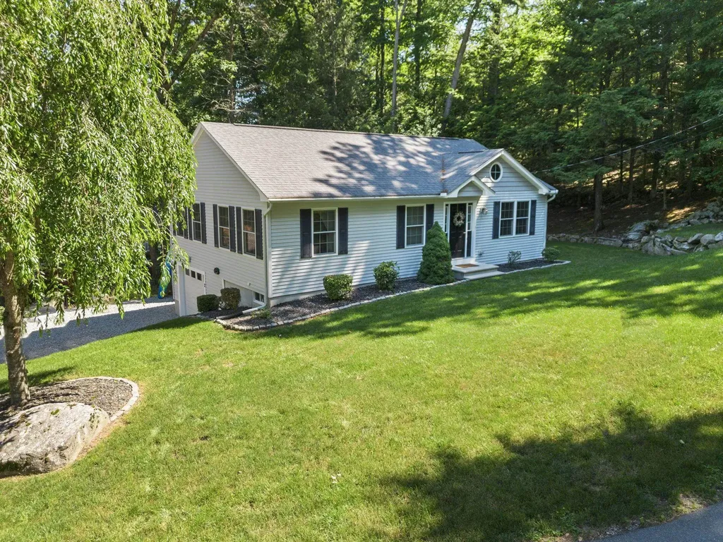 2 Hemlock Shore Drive Atkinson NH 03811