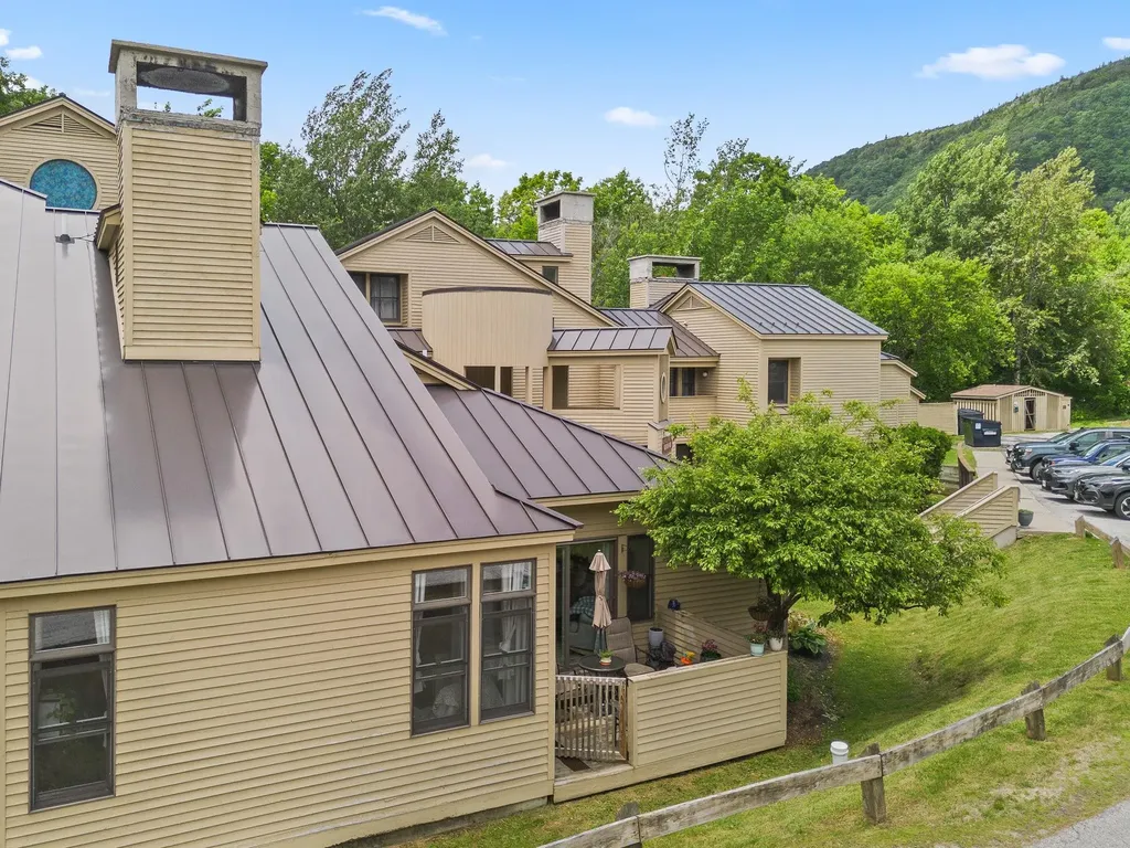 55 Fox Hollow Village Mendon VT 05701