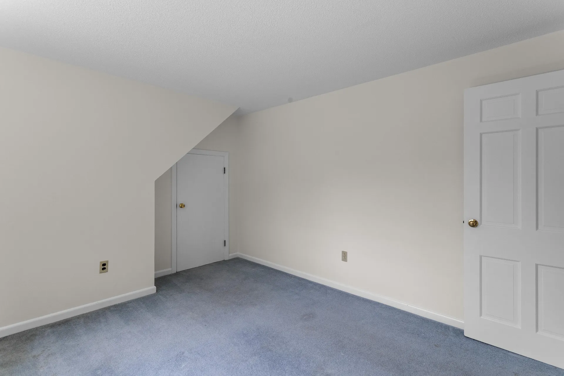 10 Colonial Circle Hampton NH 03842