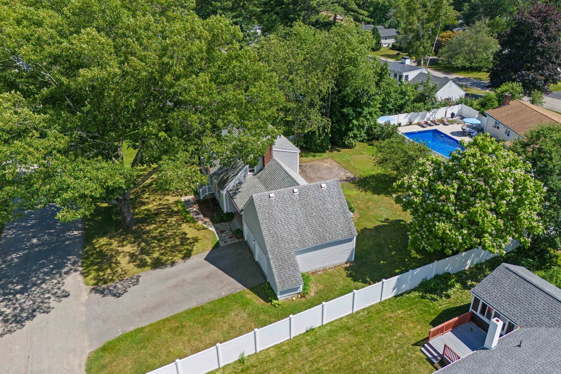 10 Colonial Circle Hampton NH 03842