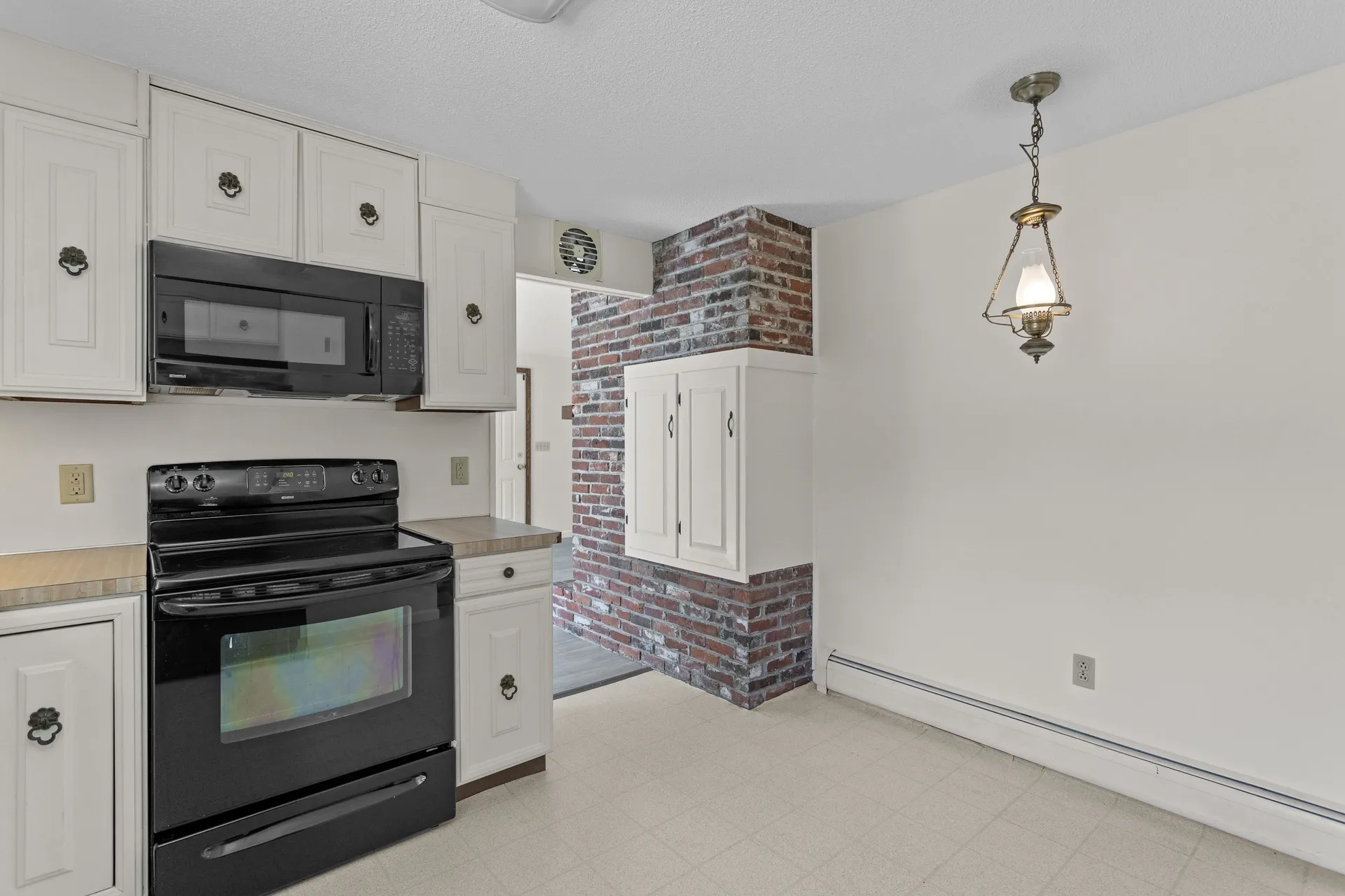 10 Colonial Circle Hampton NH 03842
