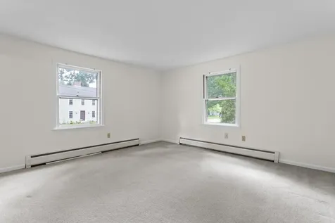 10 Colonial Circle Hampton NH 03842