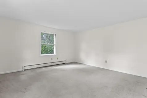 10 Colonial Circle Hampton NH 03842