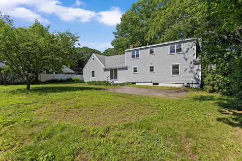10 Colonial Circle Hampton NH 03842