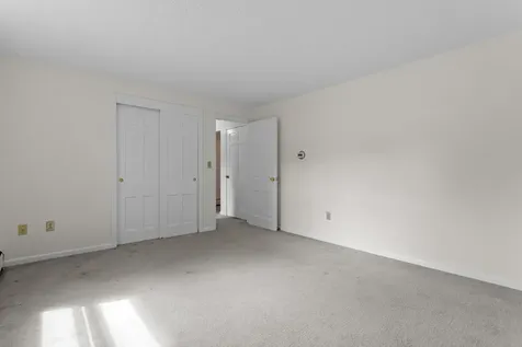 10 Colonial Circle Hampton NH 03842