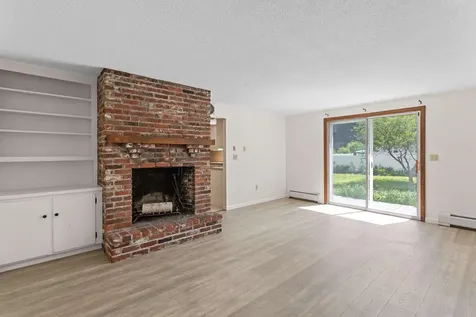 10 Colonial Circle Hampton NH 03842