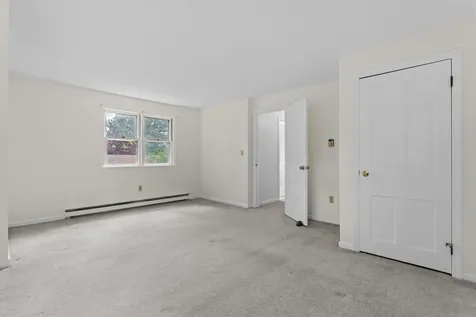 10 Colonial Circle Hampton NH 03842
