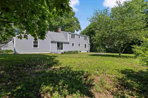 10 Colonial Circle Hampton NH 03842