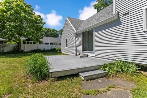 10 Colonial Circle Hampton NH 03842