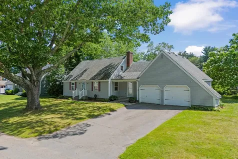 10 Colonial Circle Hampton NH 03842