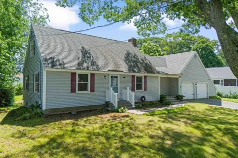 10 Colonial Circle Hampton NH 03842