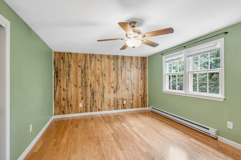 94 Granite Street Londonderry NH 03053