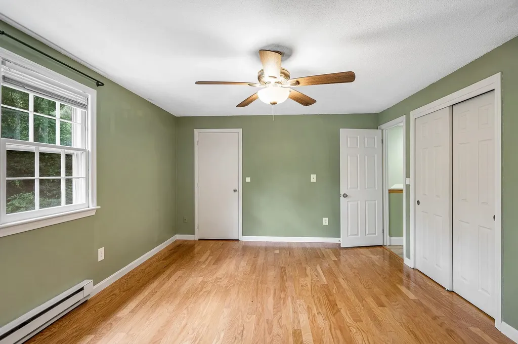94 Granite Street Londonderry NH 03053