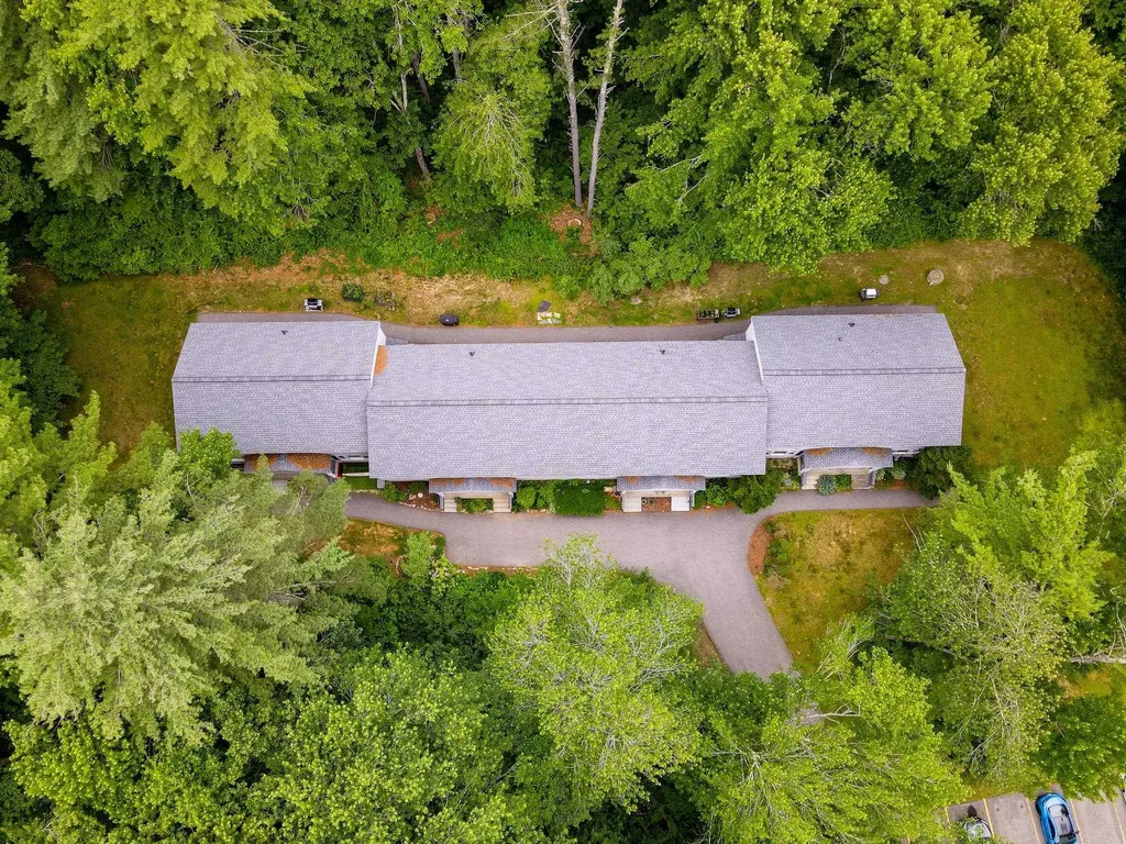 94 Granite Street Londonderry NH 03053