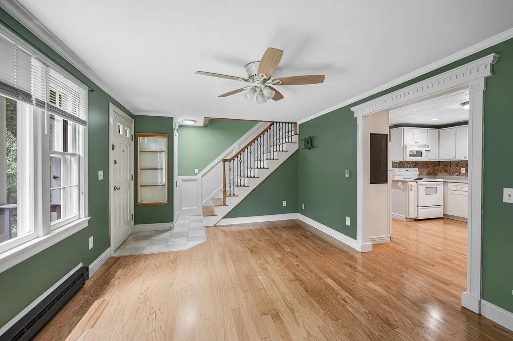 94 Granite Street Londonderry NH 03053