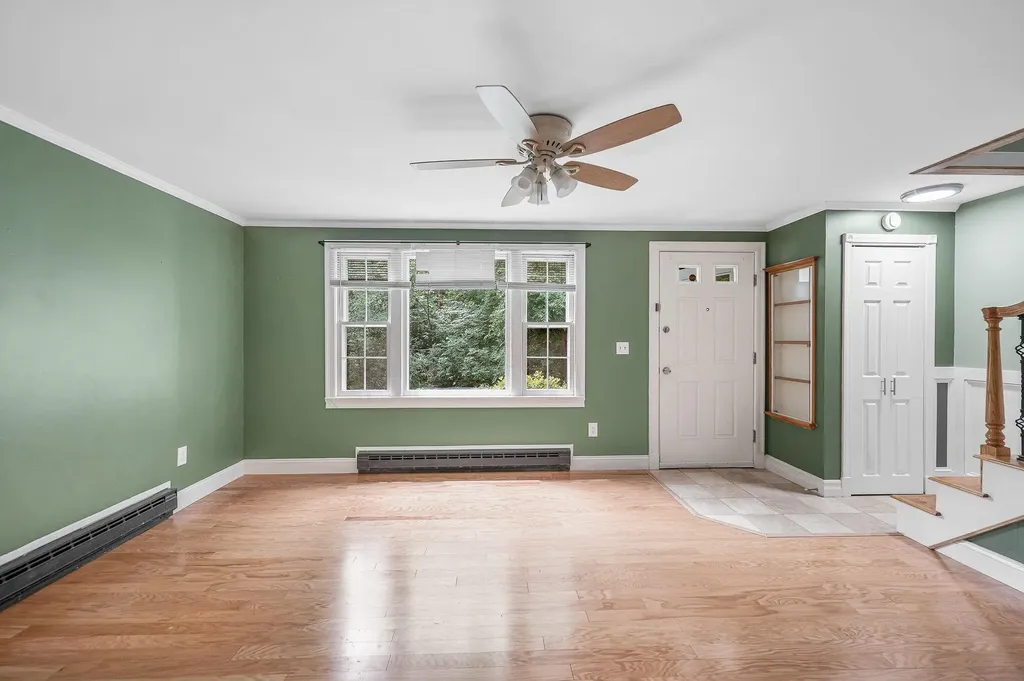 94 Granite Street Londonderry NH 03053