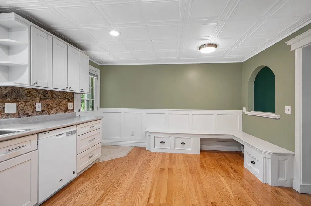 94 Granite Street Londonderry NH 03053