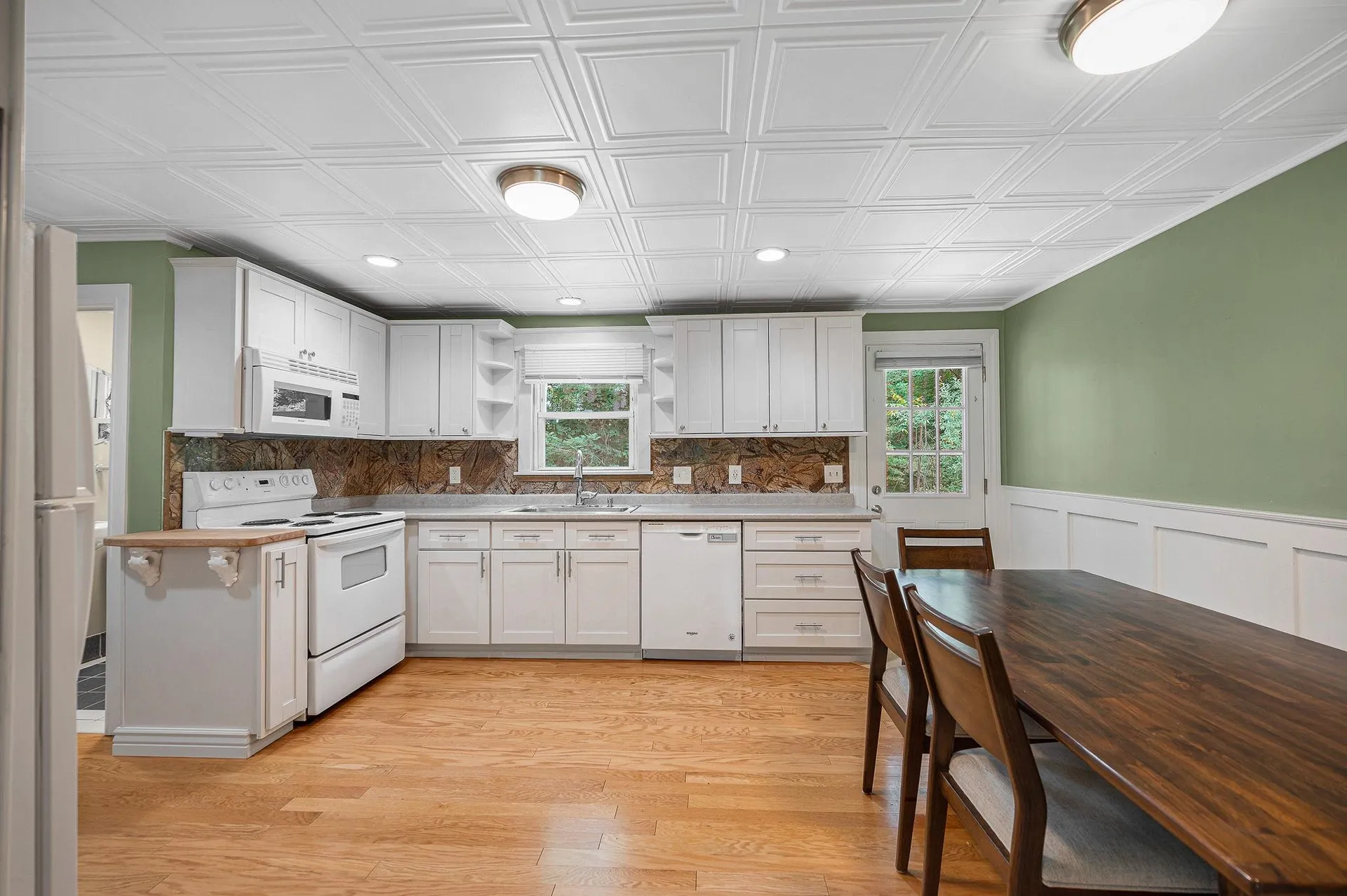 94 Granite Street Londonderry NH 03053