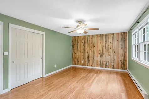 94 Granite Street Londonderry NH 03053