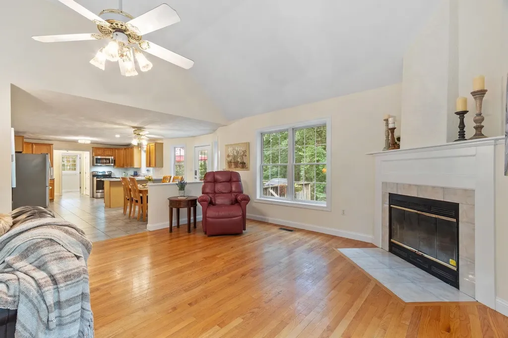 79 Wyndridge Circle Pelham NH 03076