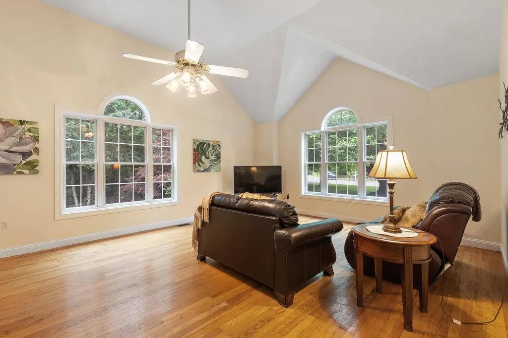 79 Wyndridge Circle Pelham NH 03076