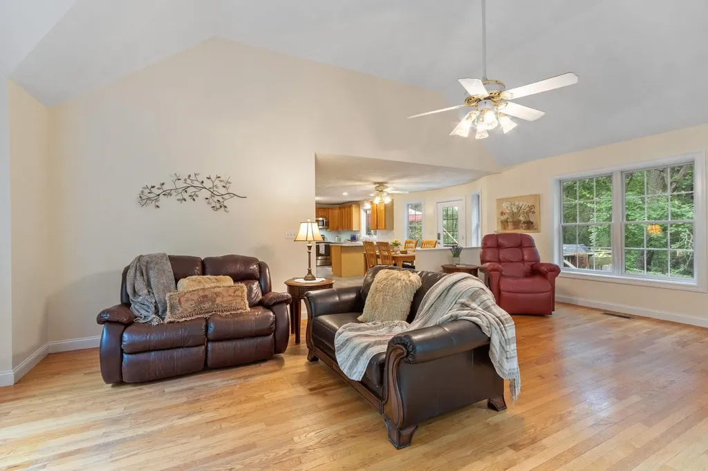 79 Wyndridge Circle Pelham NH 03076