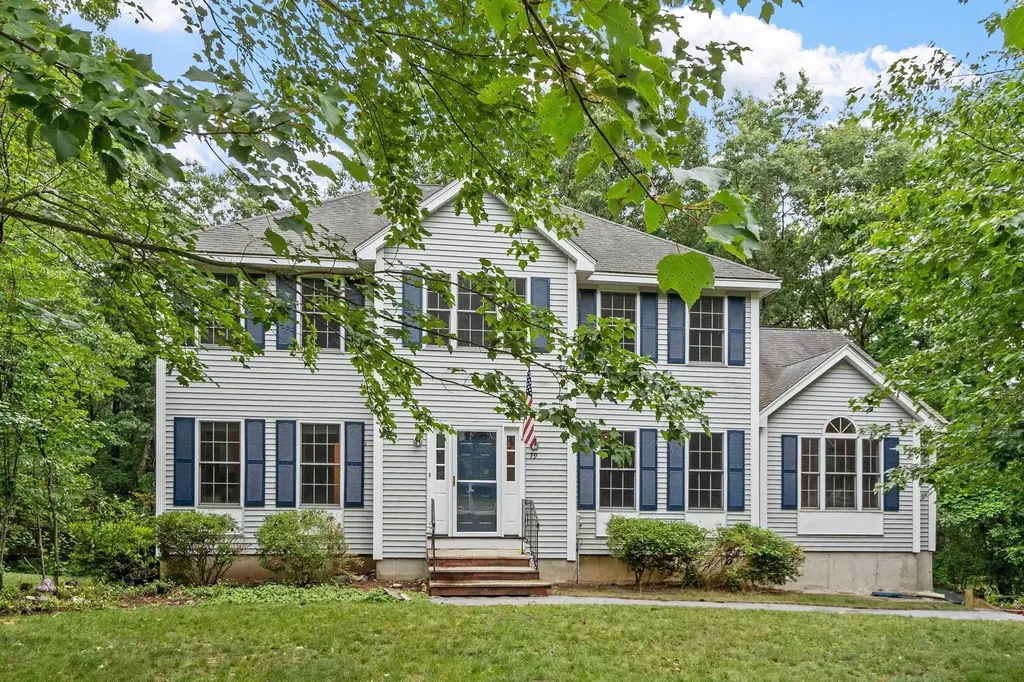 79 Wyndridge Circle Pelham NH 03076
