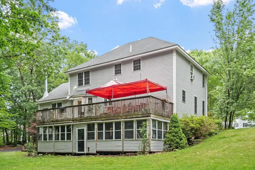 79 Wyndridge Circle Pelham NH 03076