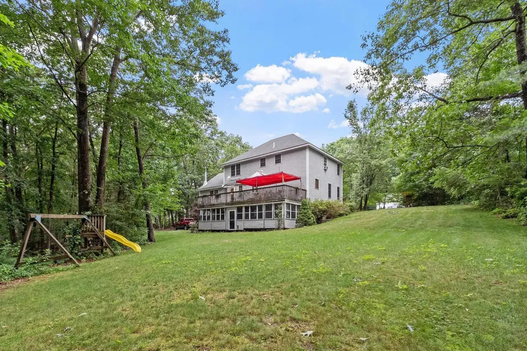 79 Wyndridge Circle Pelham NH 03076