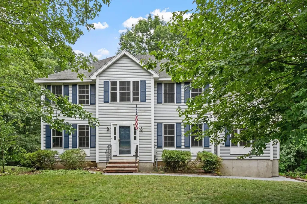 79 Wyndridge Circle Pelham NH 03076