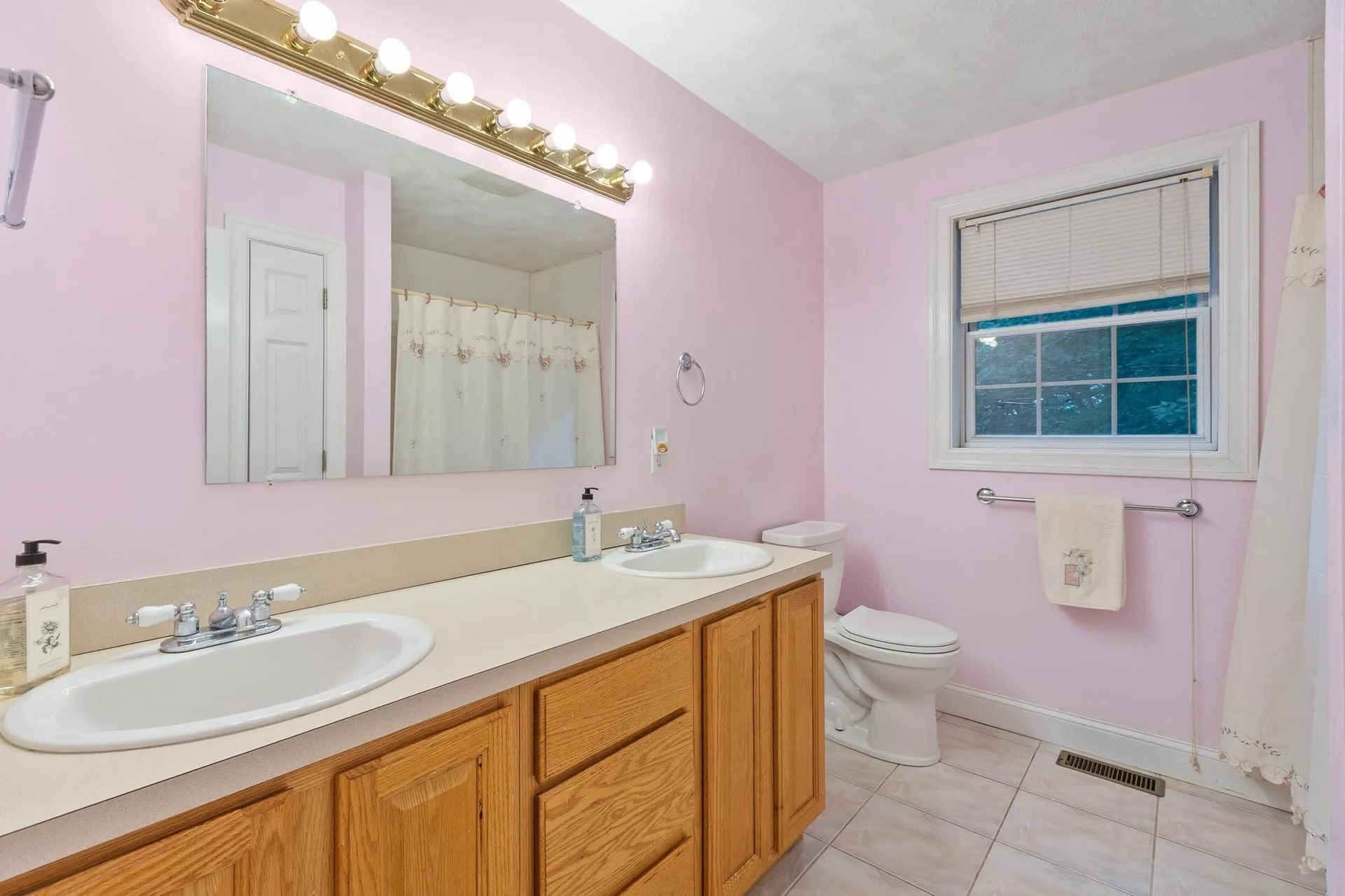 79 Wyndridge Circle Pelham NH 03076