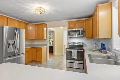 79 Wyndridge Circle Pelham NH 03076