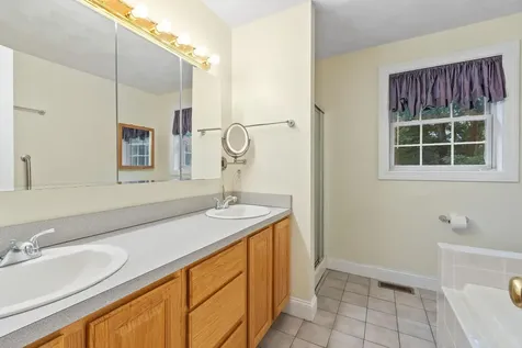 79 Wyndridge Circle Pelham NH 03076