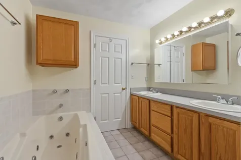 79 Wyndridge Circle Pelham NH 03076