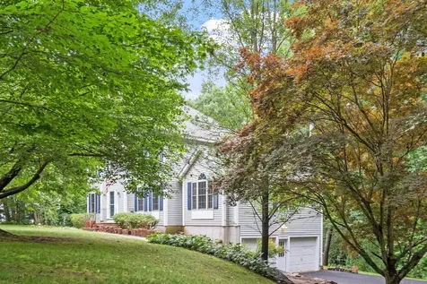 79 Wyndridge Circle Pelham NH 03076