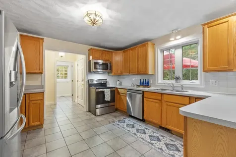 79 Wyndridge Circle Pelham NH 03076
