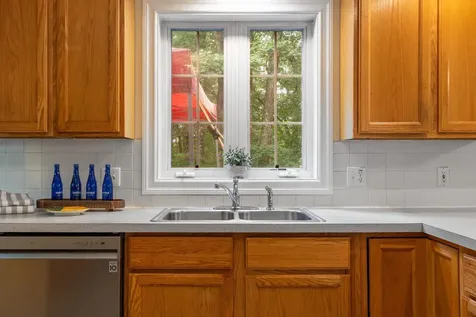 79 Wyndridge Circle Pelham NH 03076