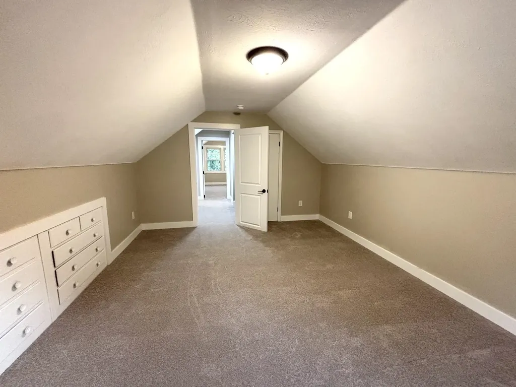 8 Cote Avenue Nashua NH 03060