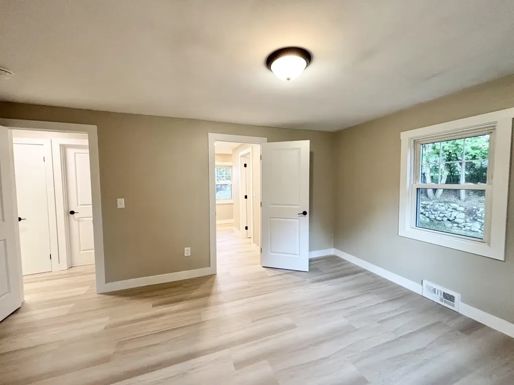 8 Cote Avenue Nashua NH 03060