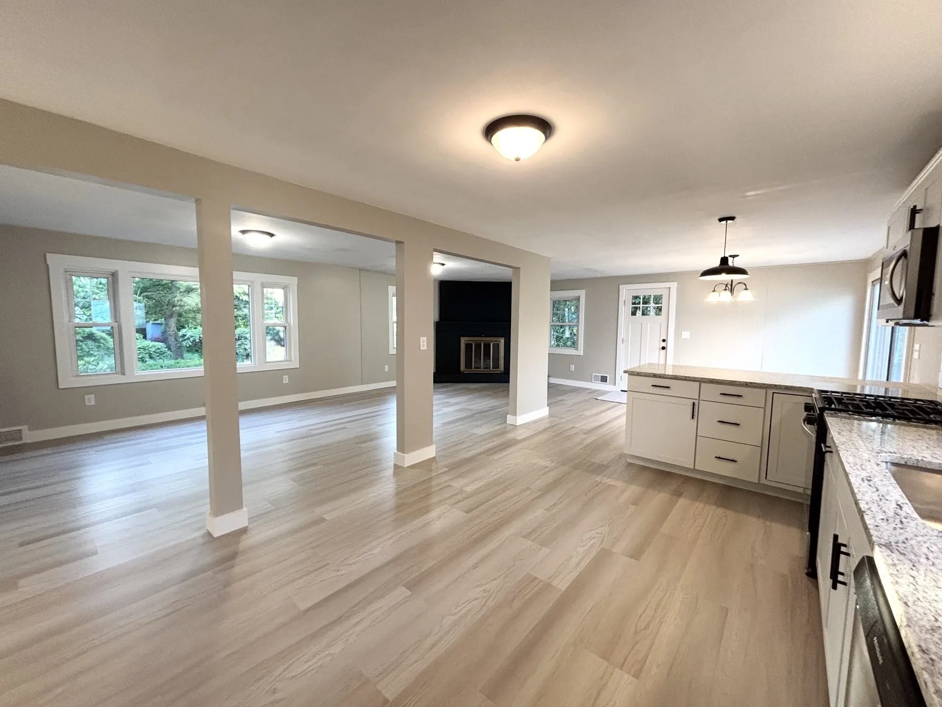 8 Cote Avenue Nashua NH 03060