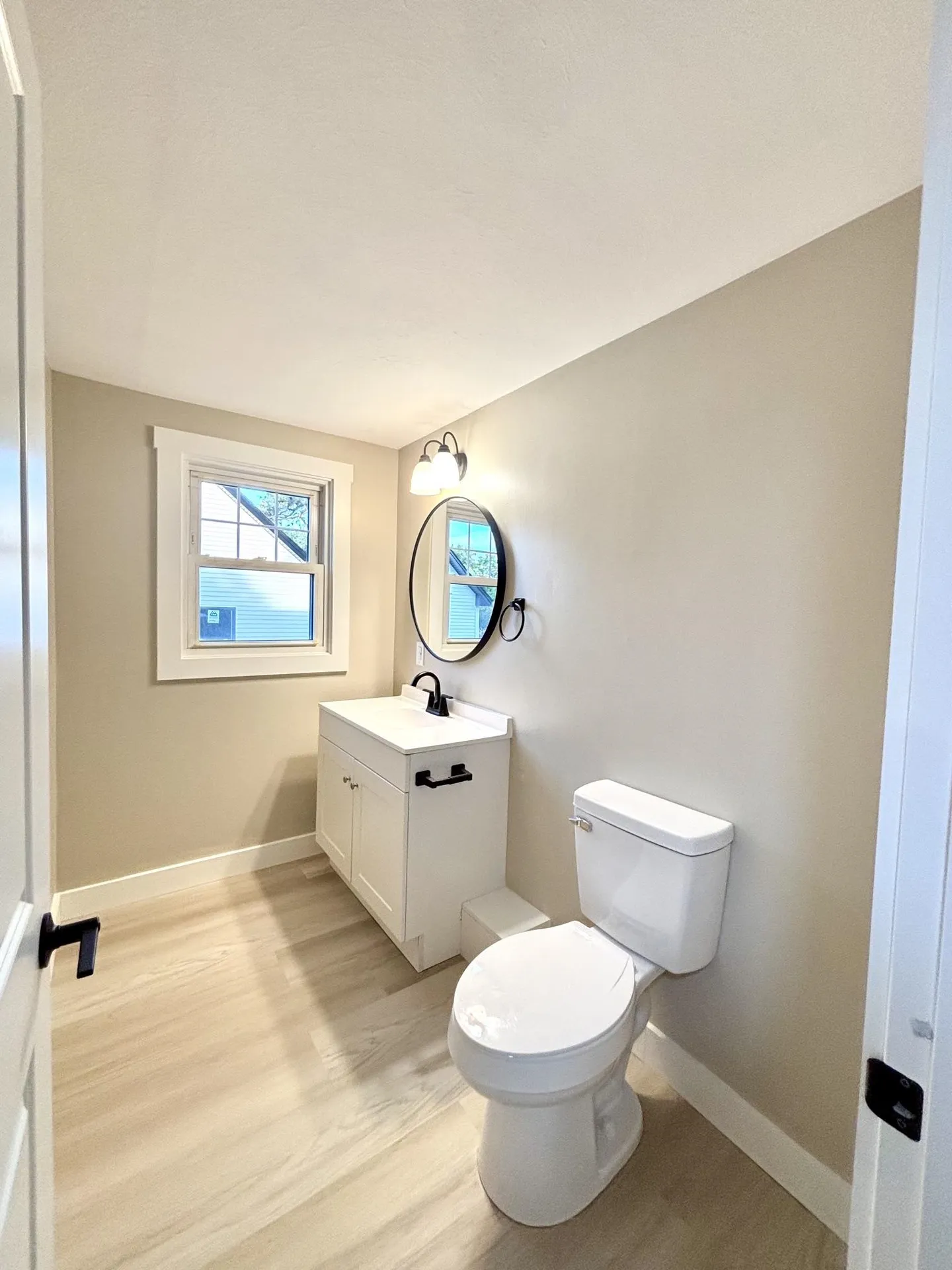 8 Cote Avenue Nashua NH 03060